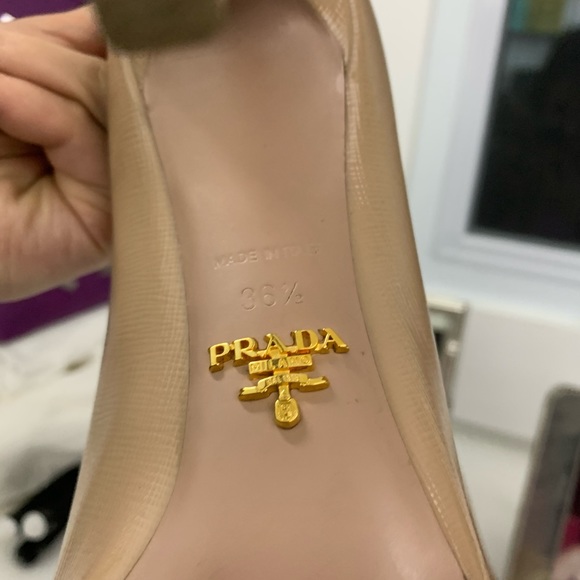 Prada heels - Picture 3 of 6